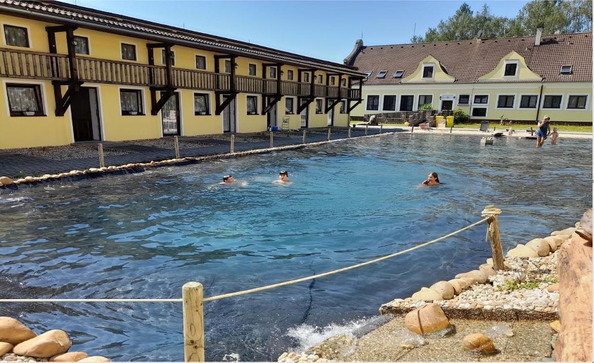 Blatsky Dvur Aparthotel Veseli nad Luznici Exterior photo